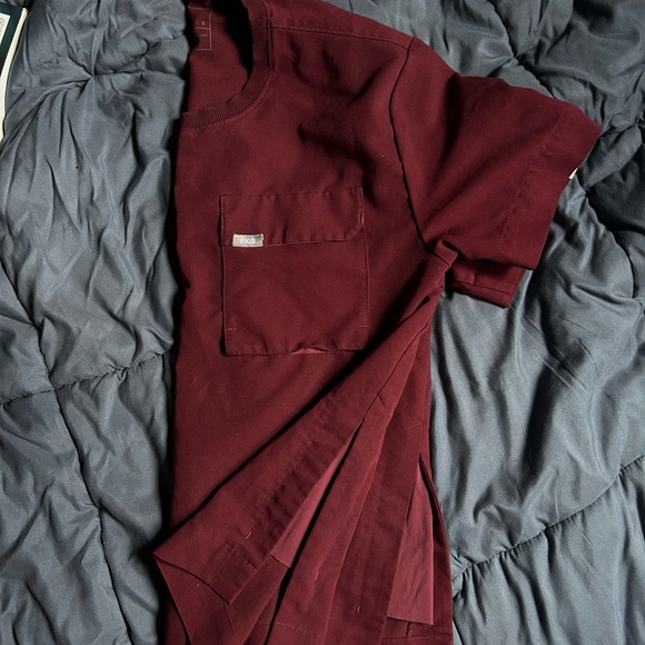 Figs Burgundy Nursing Scrub Top Limited Edition One Pocket *Catarina Similar - Picture 2 of 5